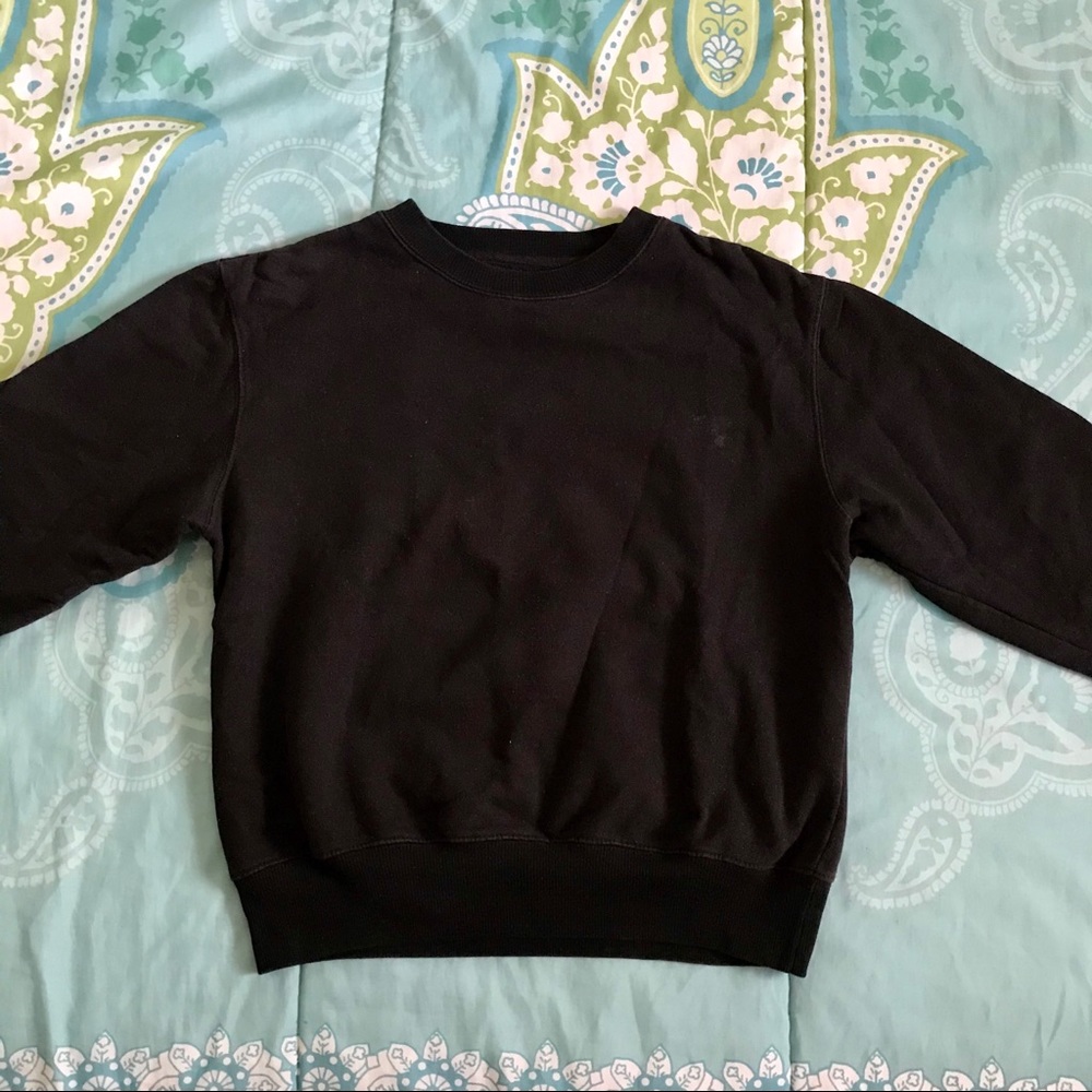 🦋basic black sweatshirt